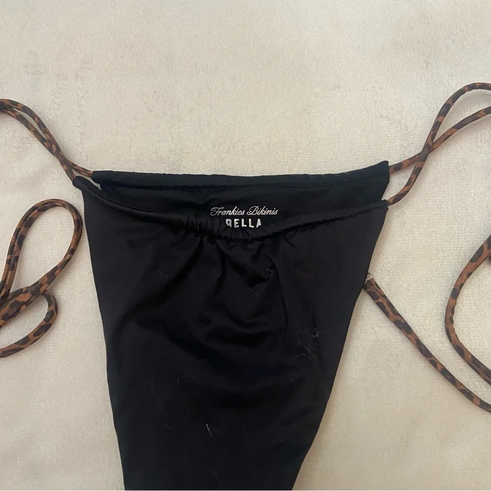 Frankies Bikinis chic black